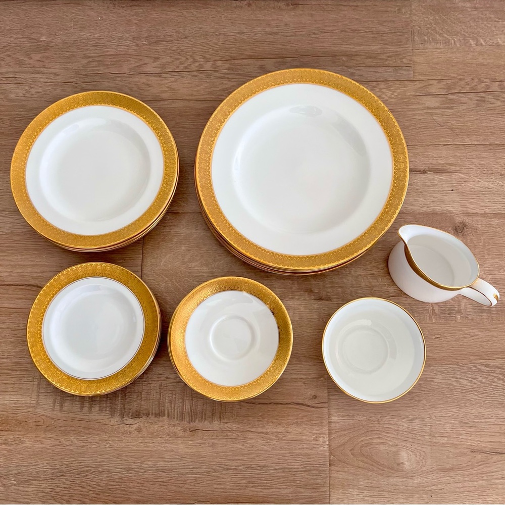 25 PCs Royal Crown Derby St. George Dinnerware - Plates, Sugar Bowl, Creamer
